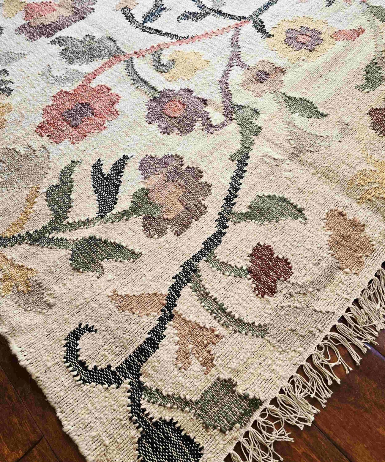 Beautiful Handwoven Earthy Jute Rug