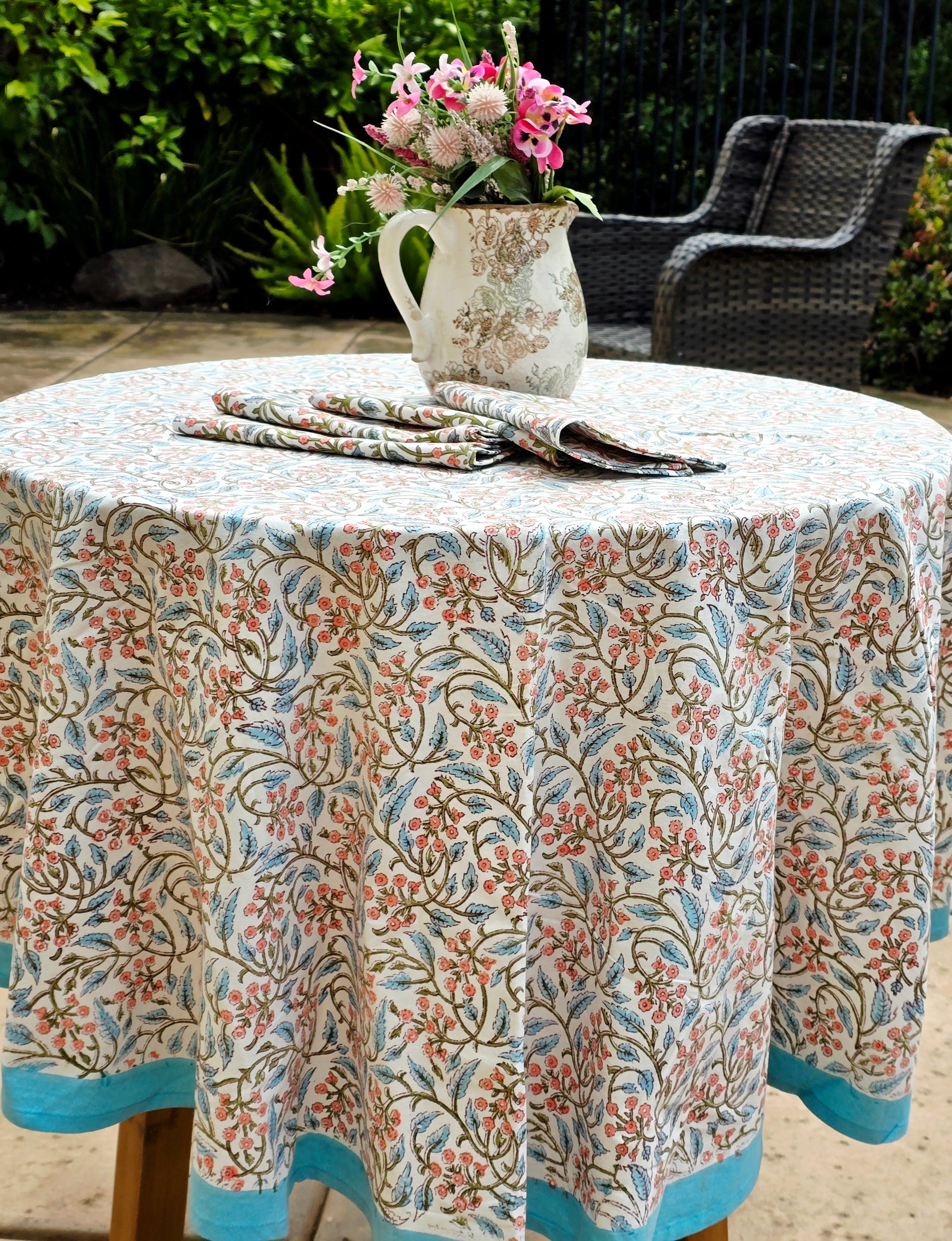 Round Table Set Floral White
